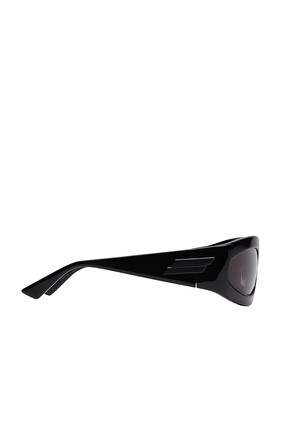 نظارة شمسية بتصميم بيضاوي